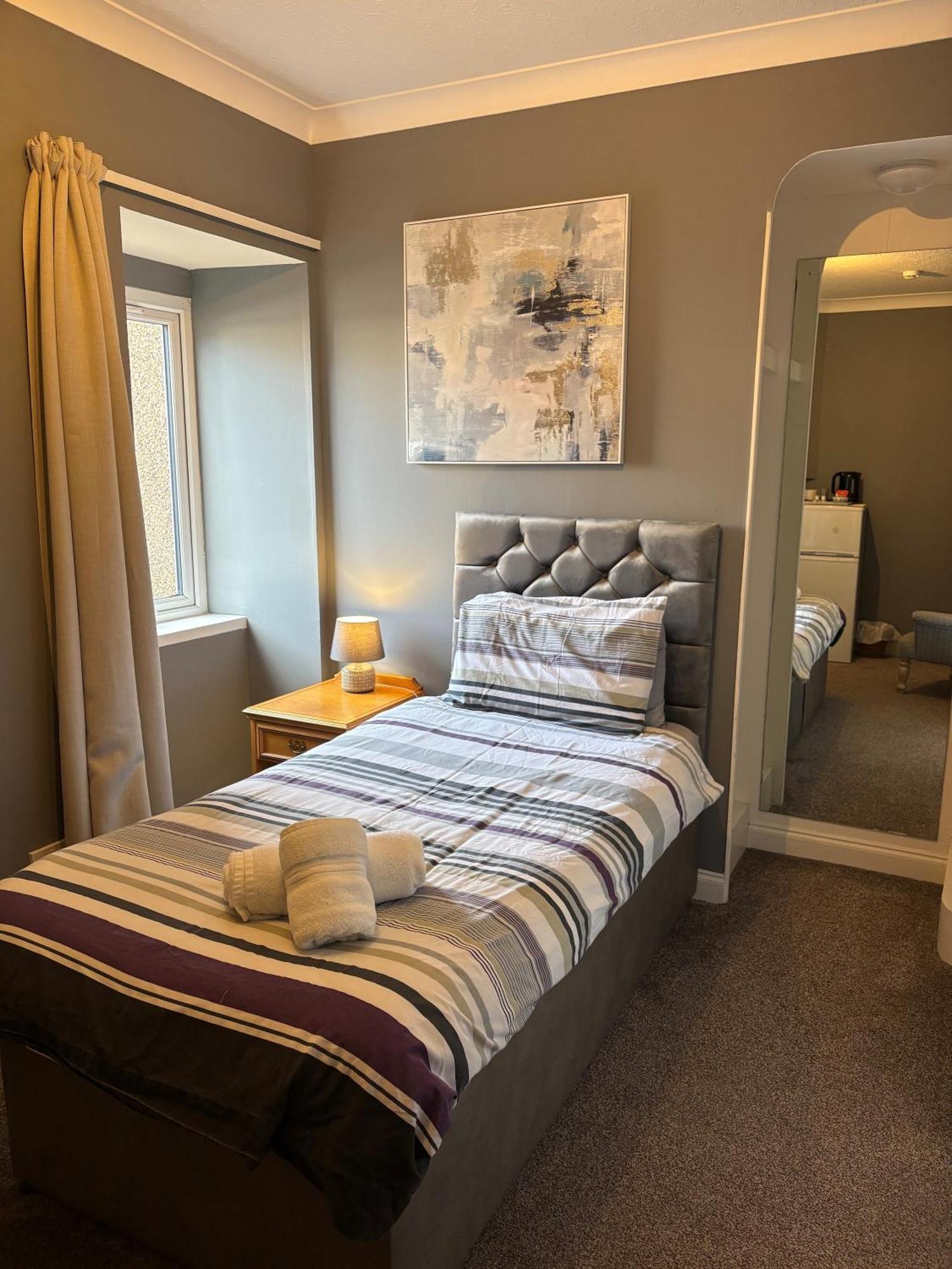 Winmar Hotel Инвернес Екстериор снимка